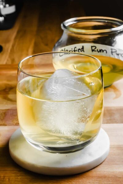 Clarified Milk Punch – poradnik barmański krok po kroku